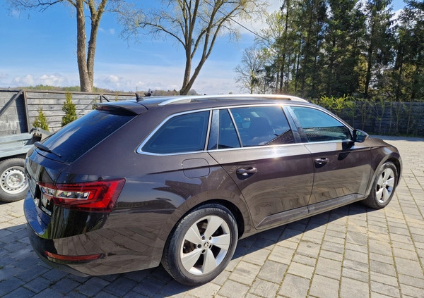 Skoda Superb cena 69900 przebieg: 150000, rok produkcji 2016 z Kamieńsk małe 277